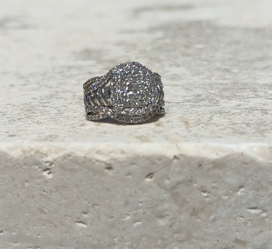 Ring in 18k white Gold Diamonds